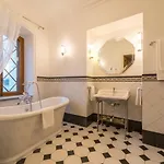 Schloss Fall, 5*