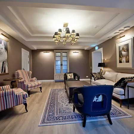 Schloss Fall, ホテル 5*