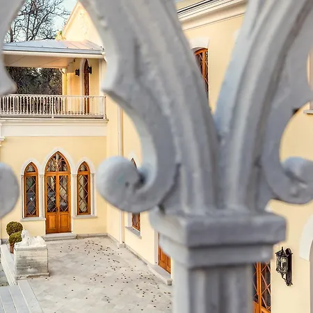 Schloss Fall, ホテル