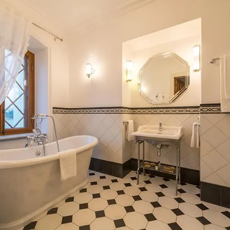Schloss Fall, 5*