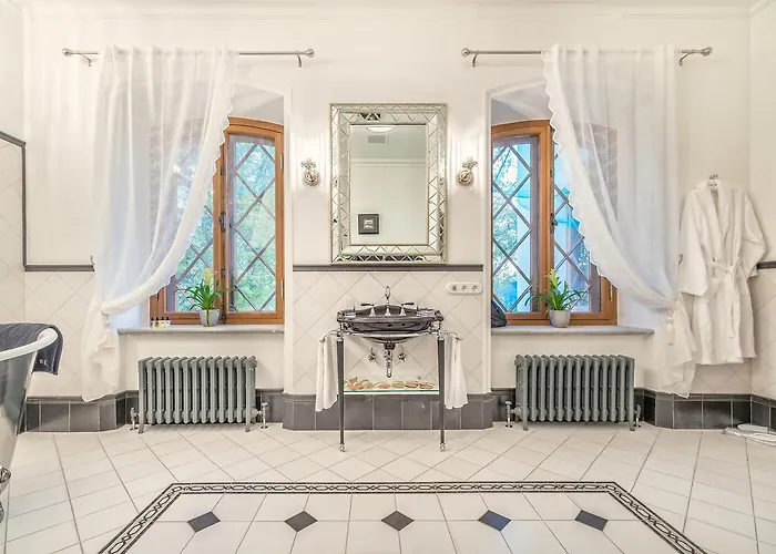 Schloss Fall, فندق