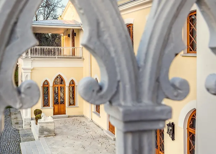 Schloss Fall, فندق