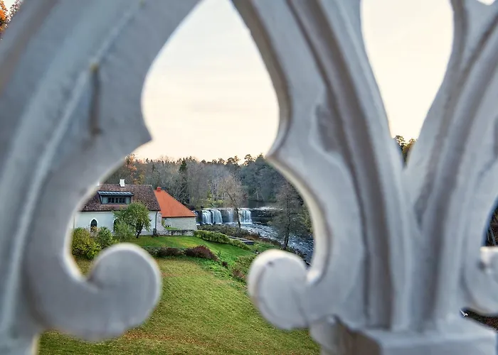 Schloss Fall, فندق