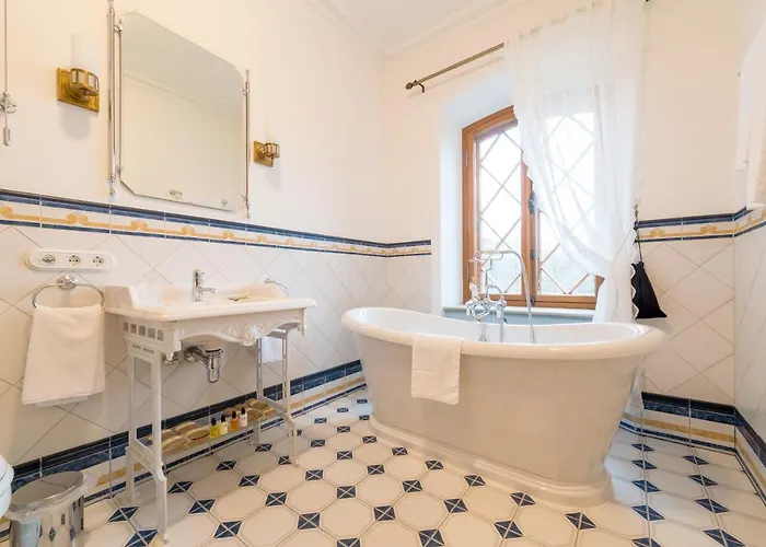 فندق Schloss Fall,